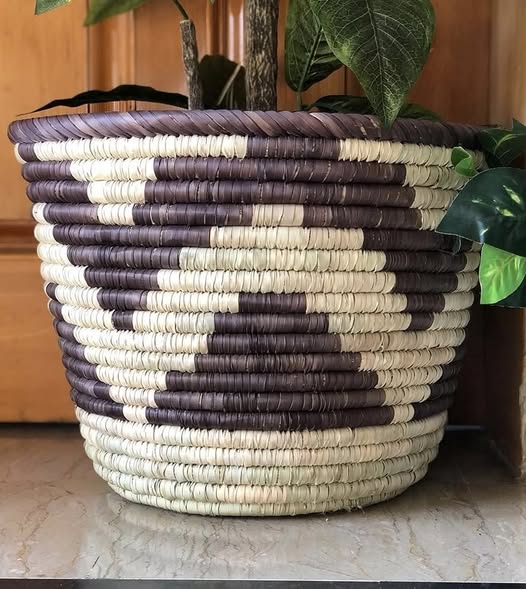 Large Indoor & Outdoor Decorative Plant Pot