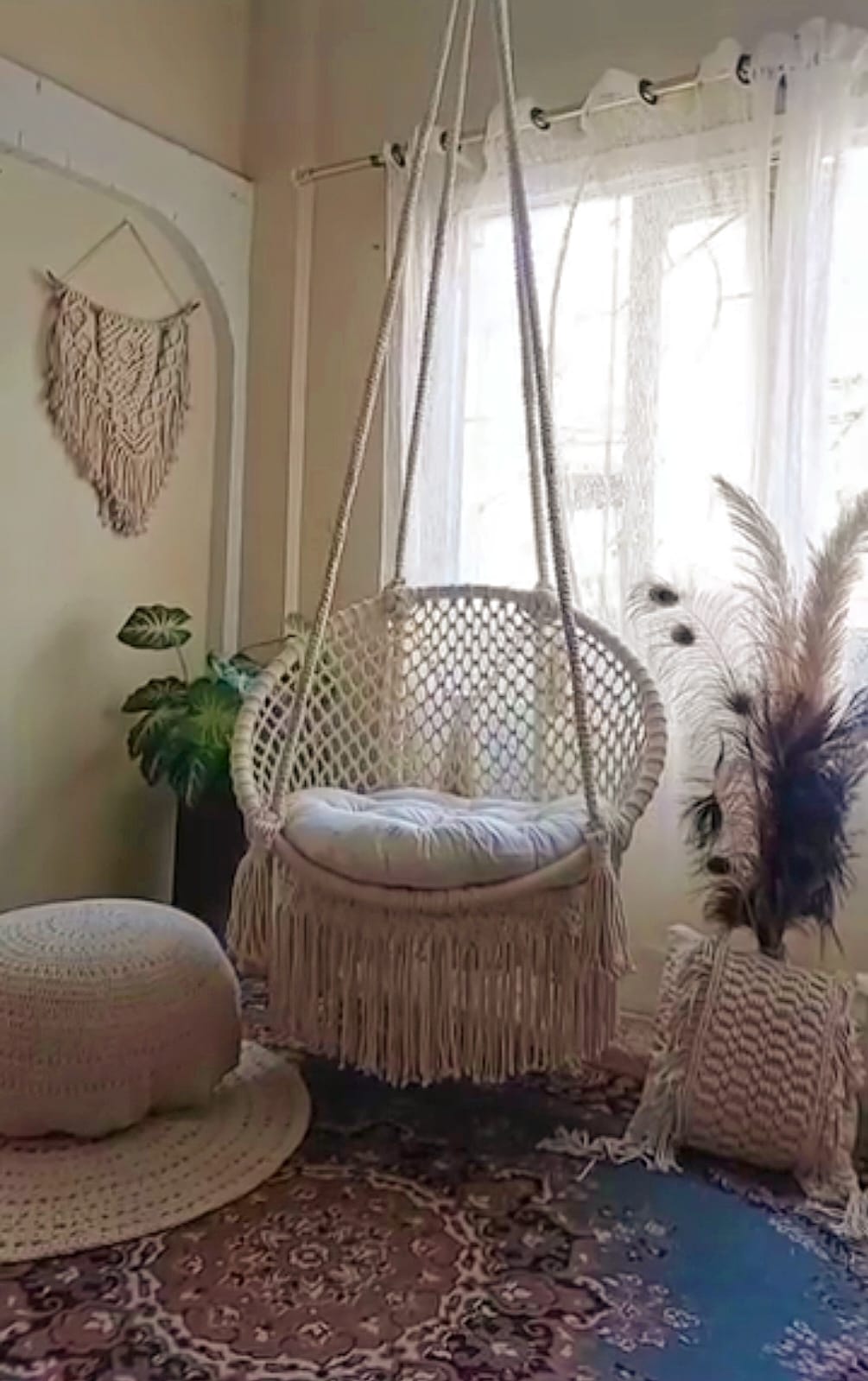 Crochet swing with cushion